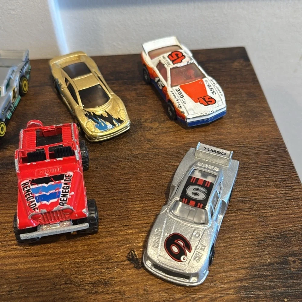HOT WHEELS random diecast
