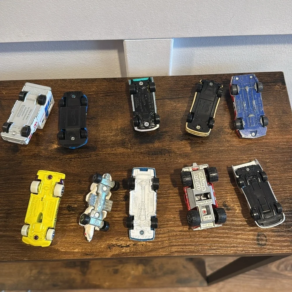 HOT WHEELS random diecast