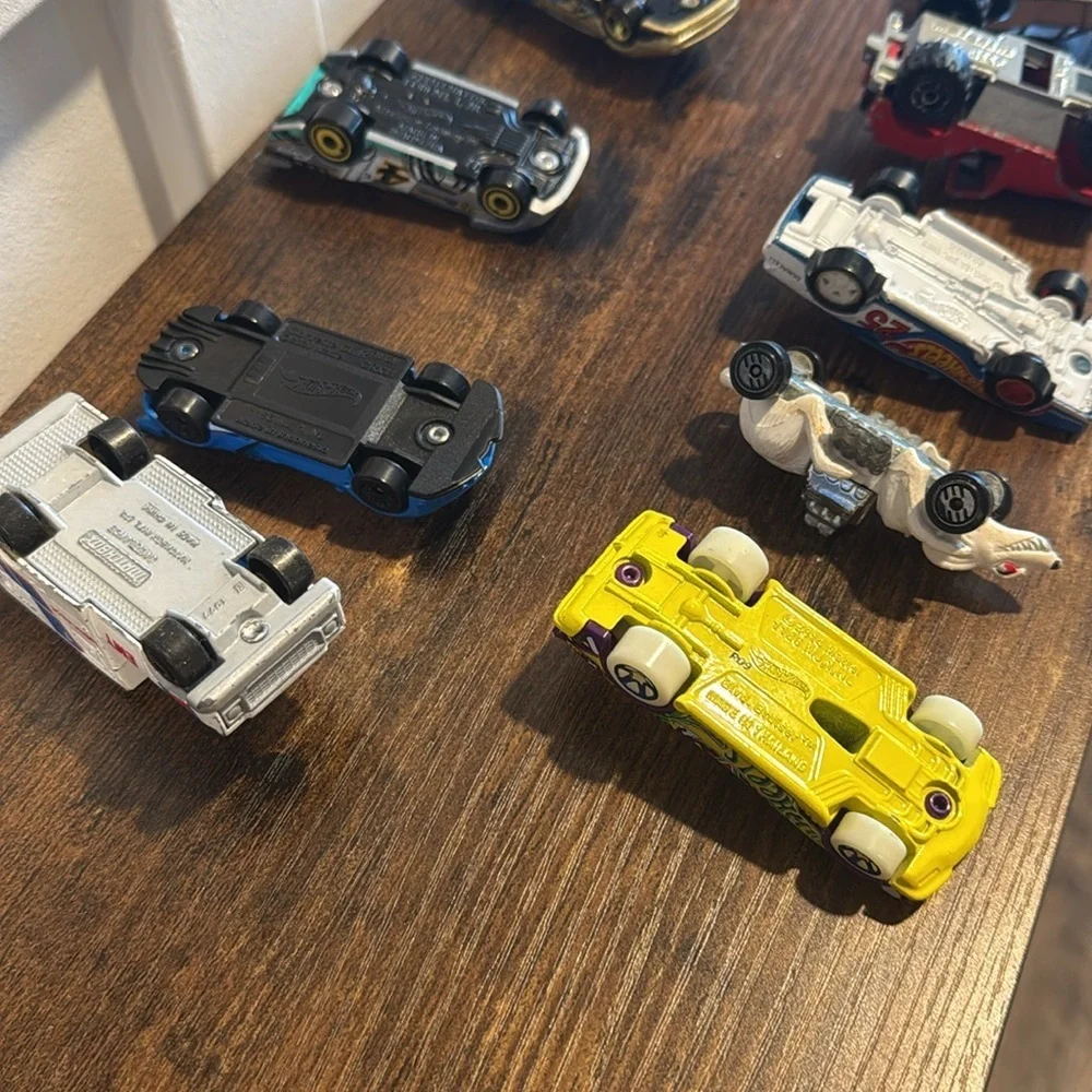 HOT WHEELS random diecast