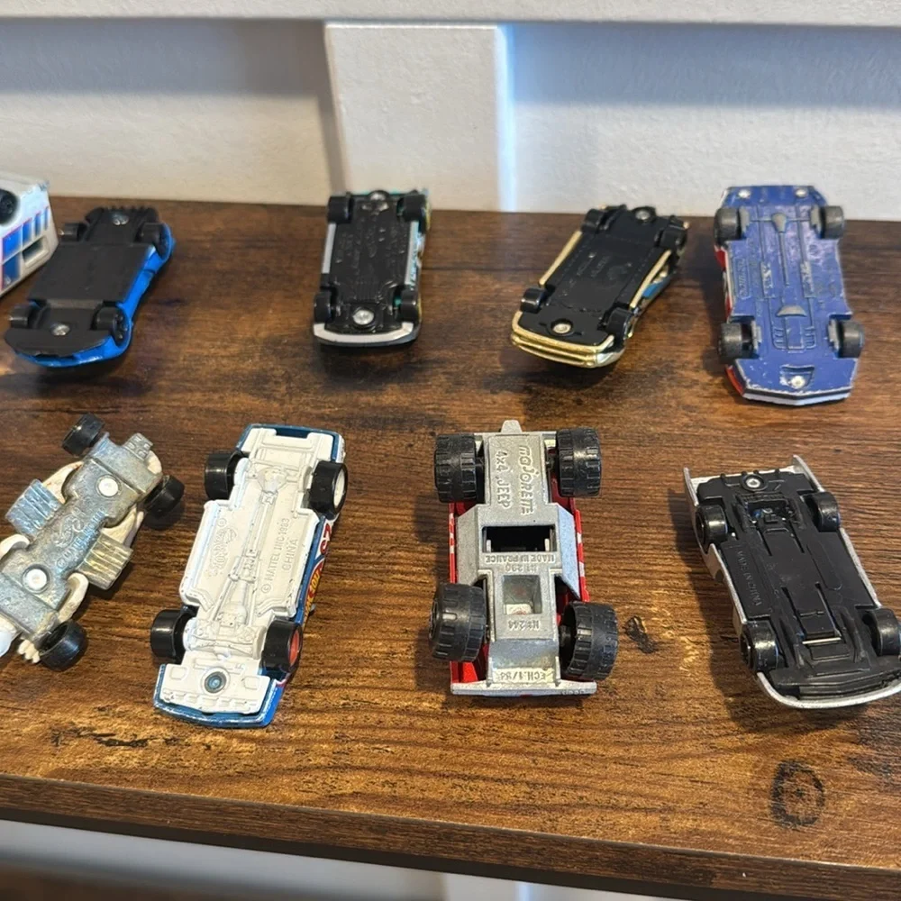HOT WHEELS random diecast