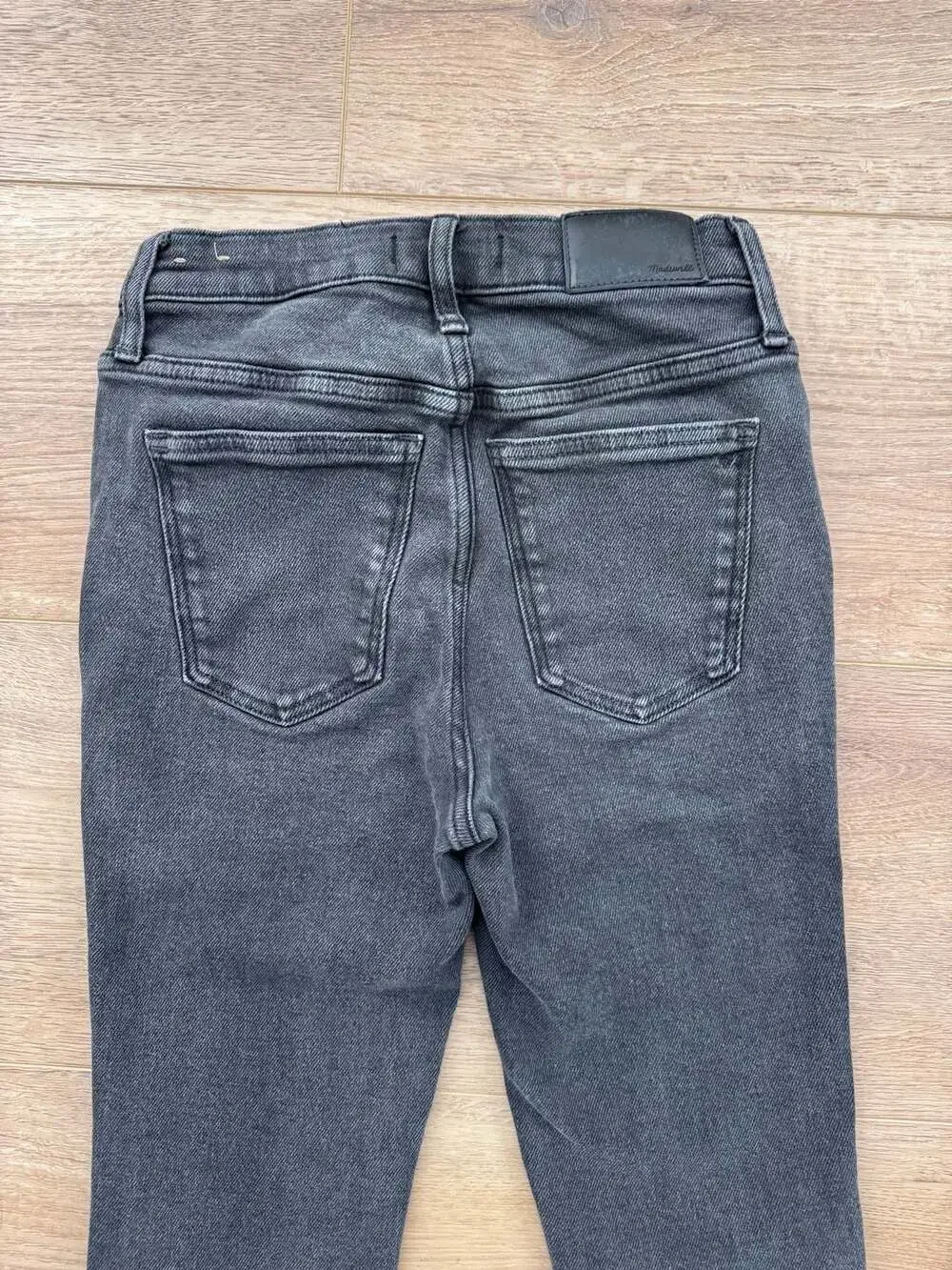 Madewell 10” High Rise Skinny Jeans Black Raw Hem Stretch Denim 26 Petite
