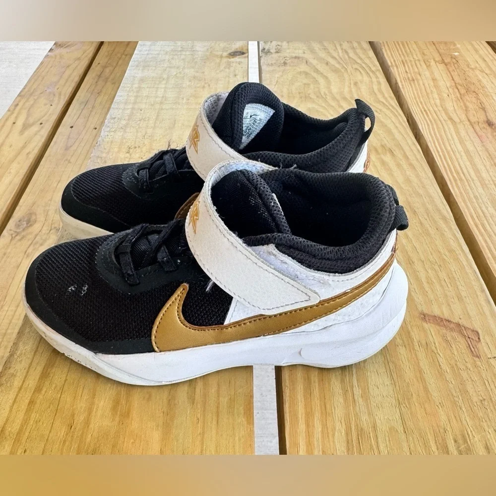 Nike casual both color
