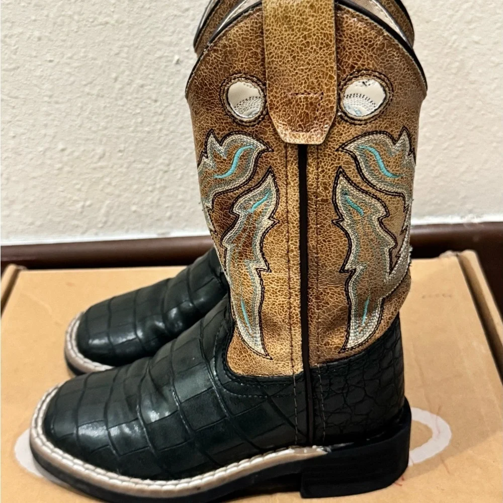 Old West stylish leather