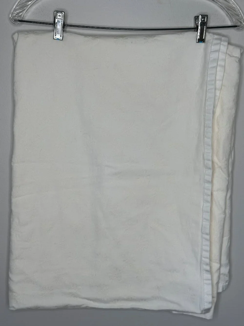 William Sonoma Cream Colored Rectangular Tablecloth