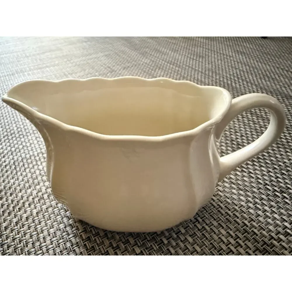 LENOX Casual Elegance Chinastone Stoneware Gravy Boat Ivory *DISCONTINUED*
