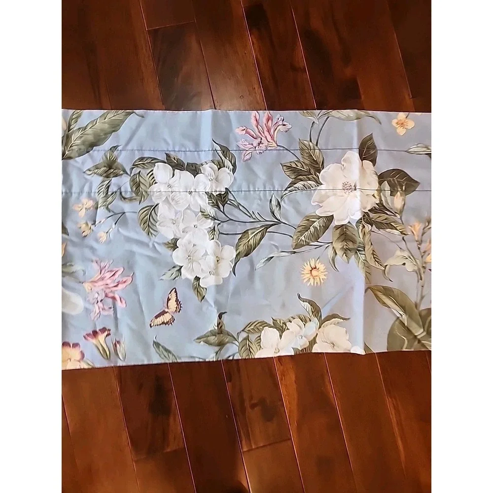 Crown Crafts preowned excellent