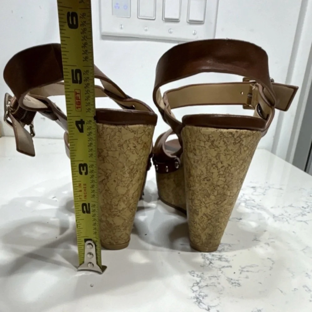 Shoe Dazzle stylish brown