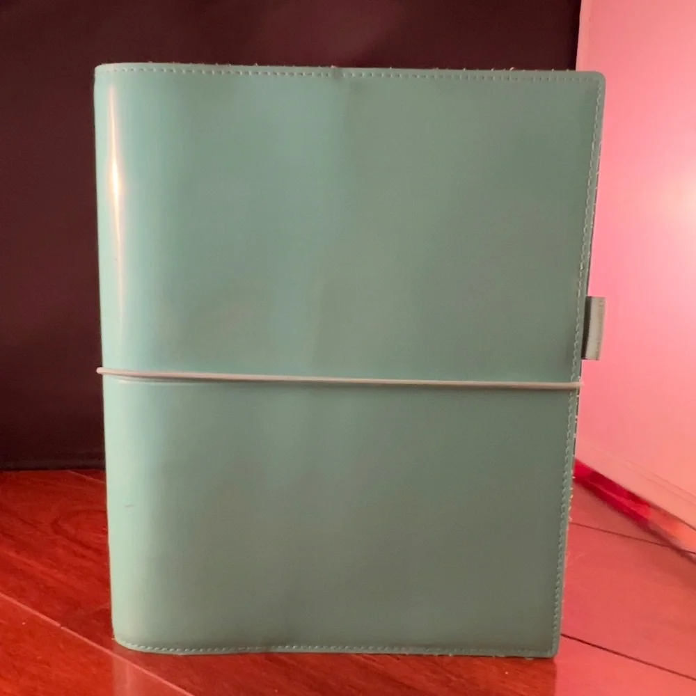filoFAX holds tlc