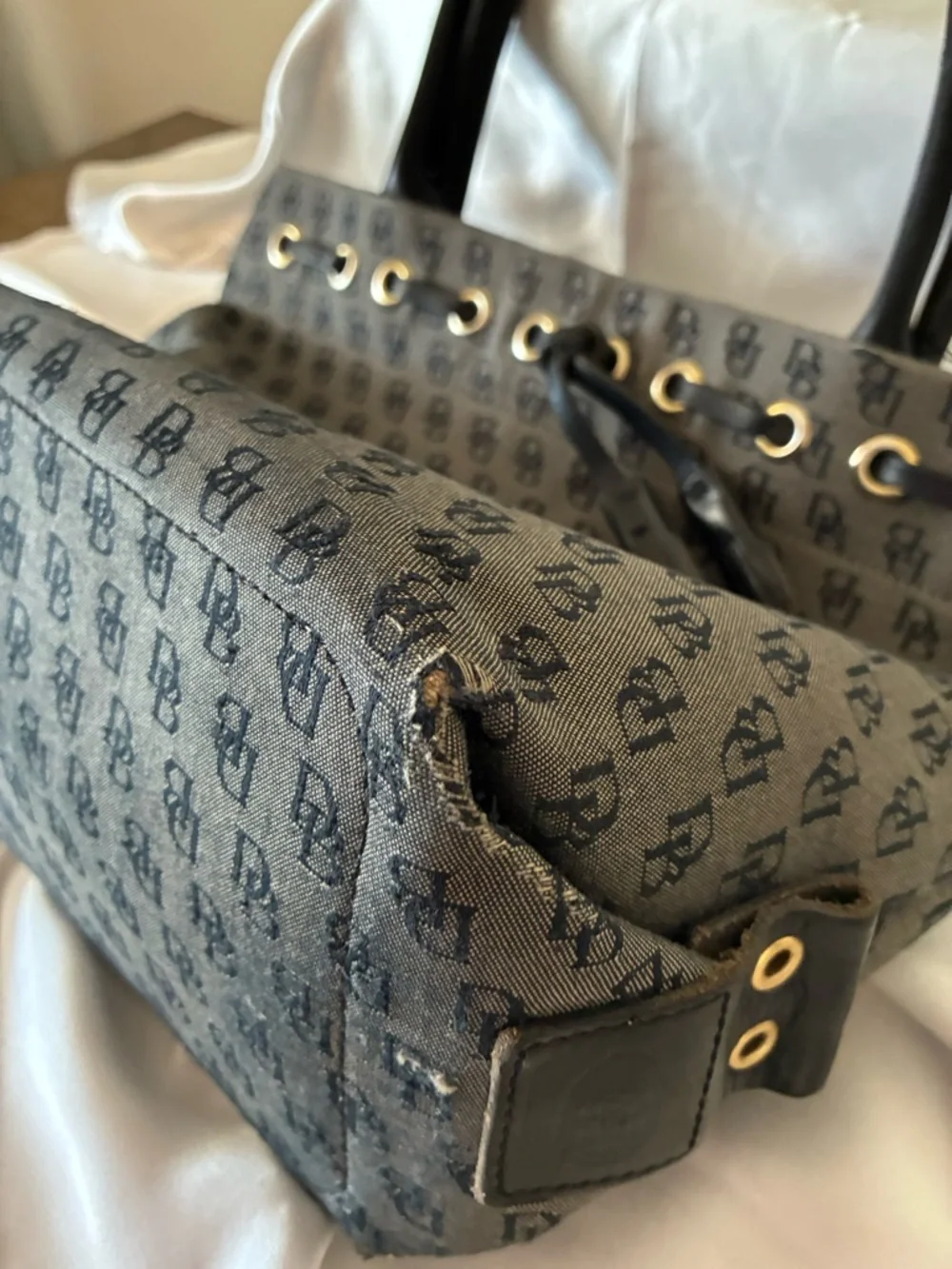 dooney bourke