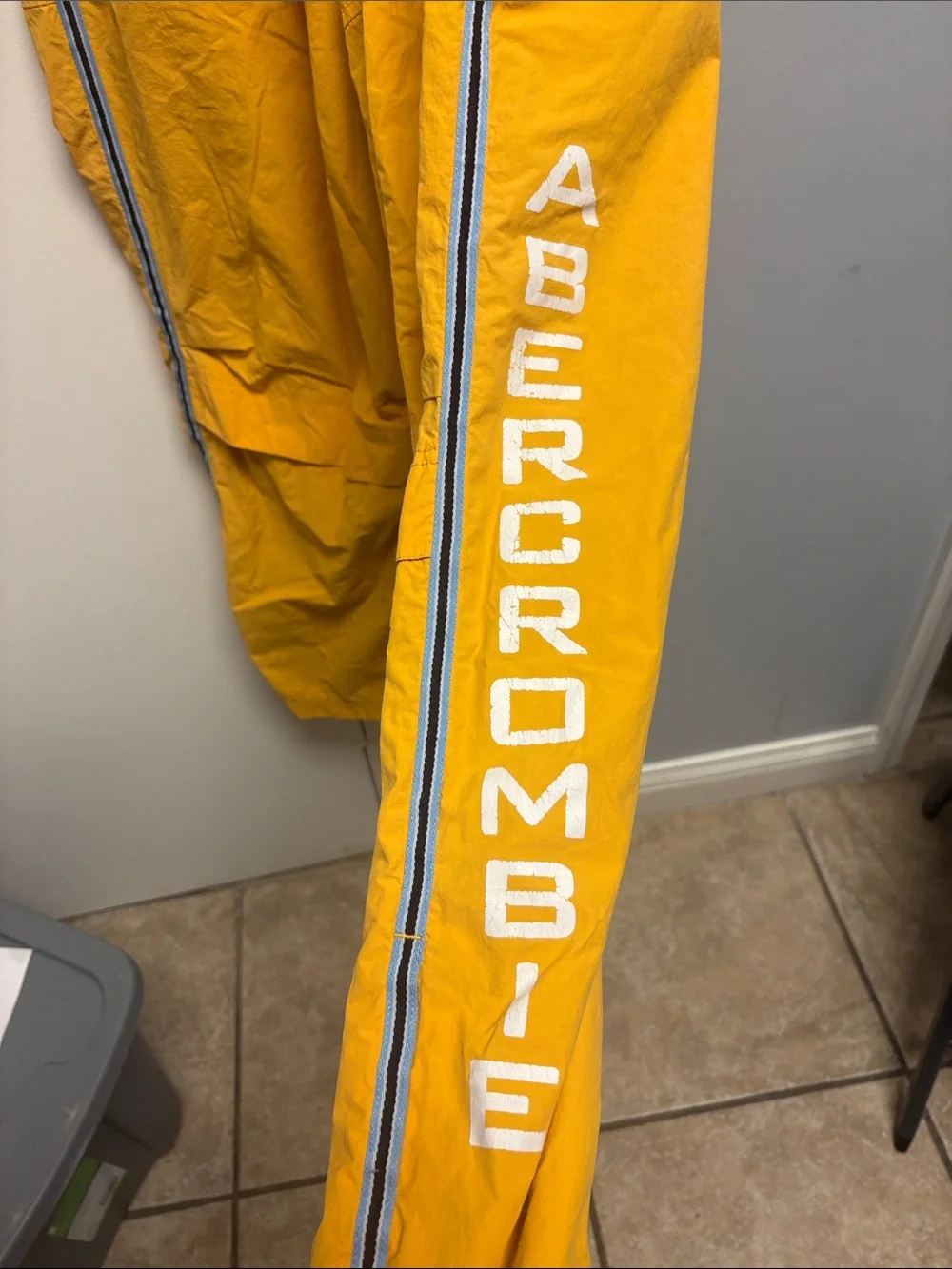 Abercrombie & Fitch vibrant yellow