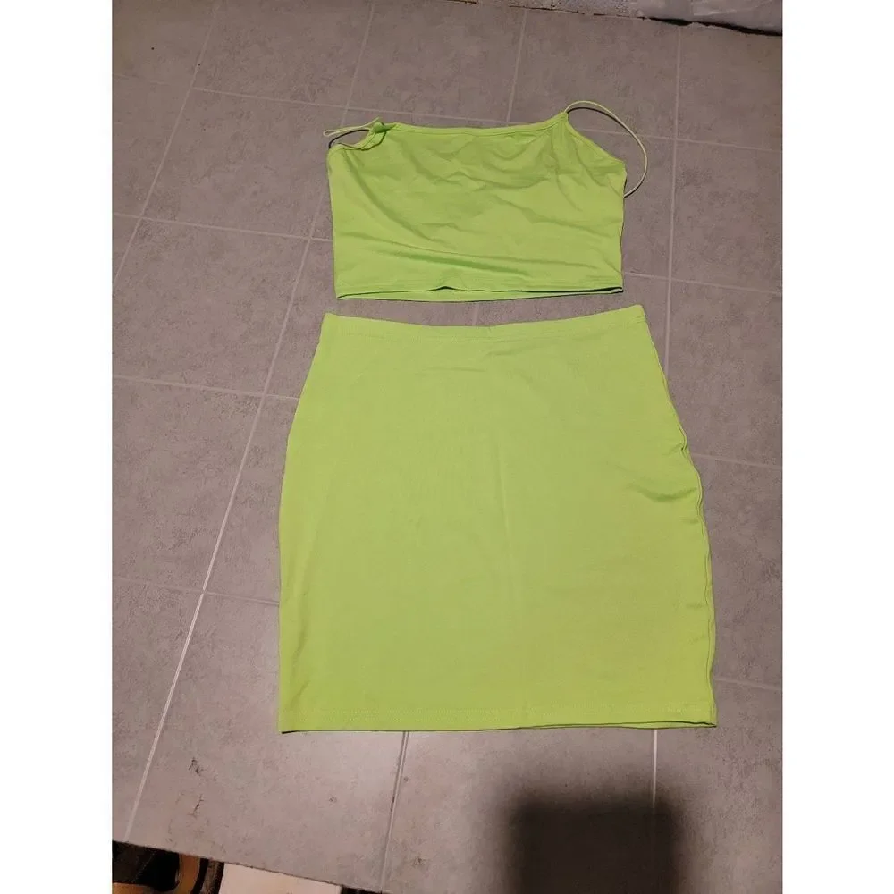 Snapped Styles 2 pc Skirt Crop Top Set Large Green