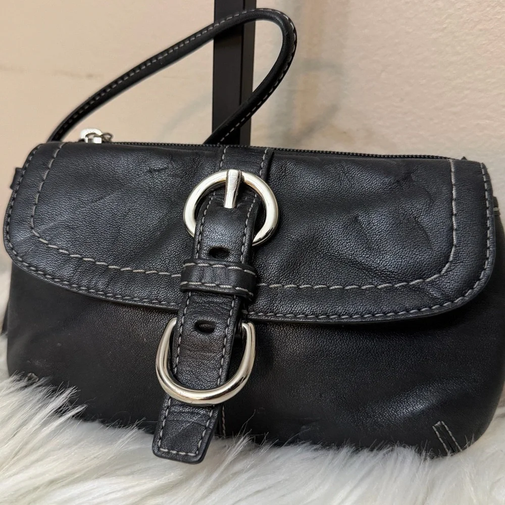 Coach owned size sleek