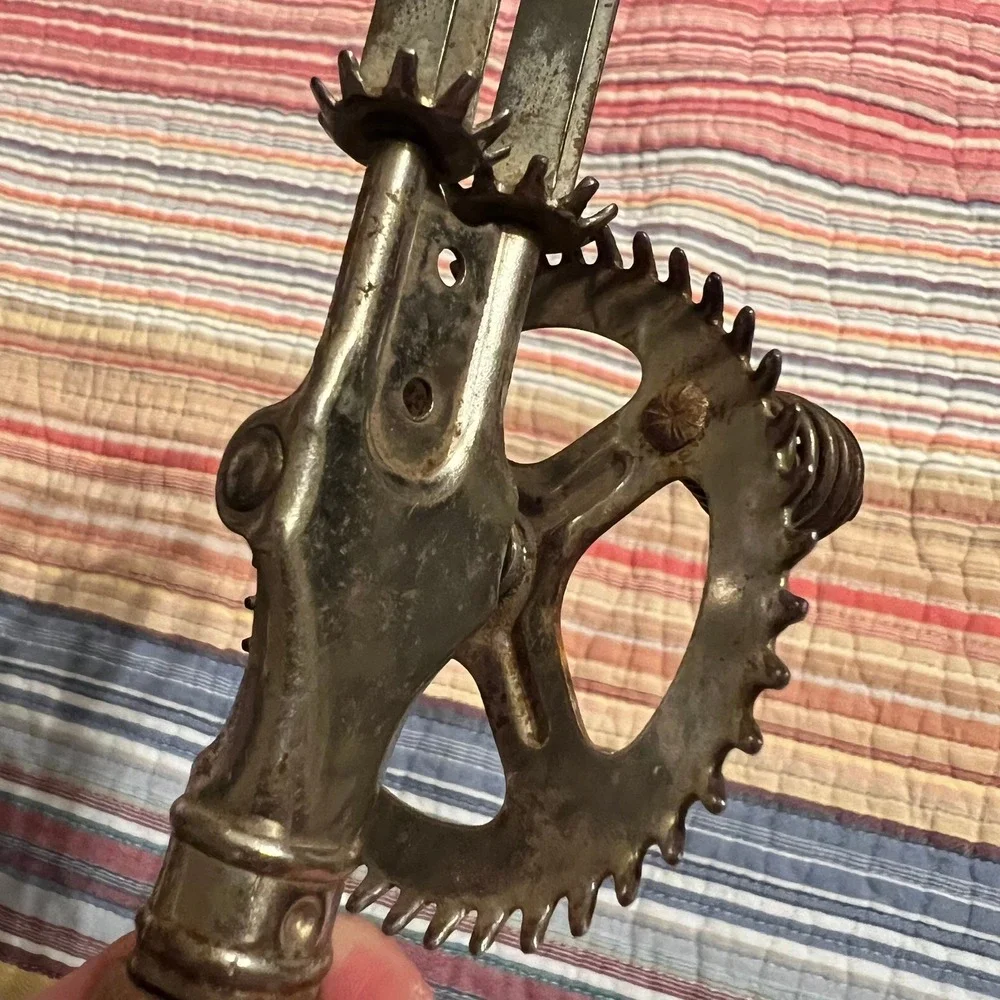Vintage Hand Crank Rotary Egg Beater Kitchen Utensil Cooking Baking Tool