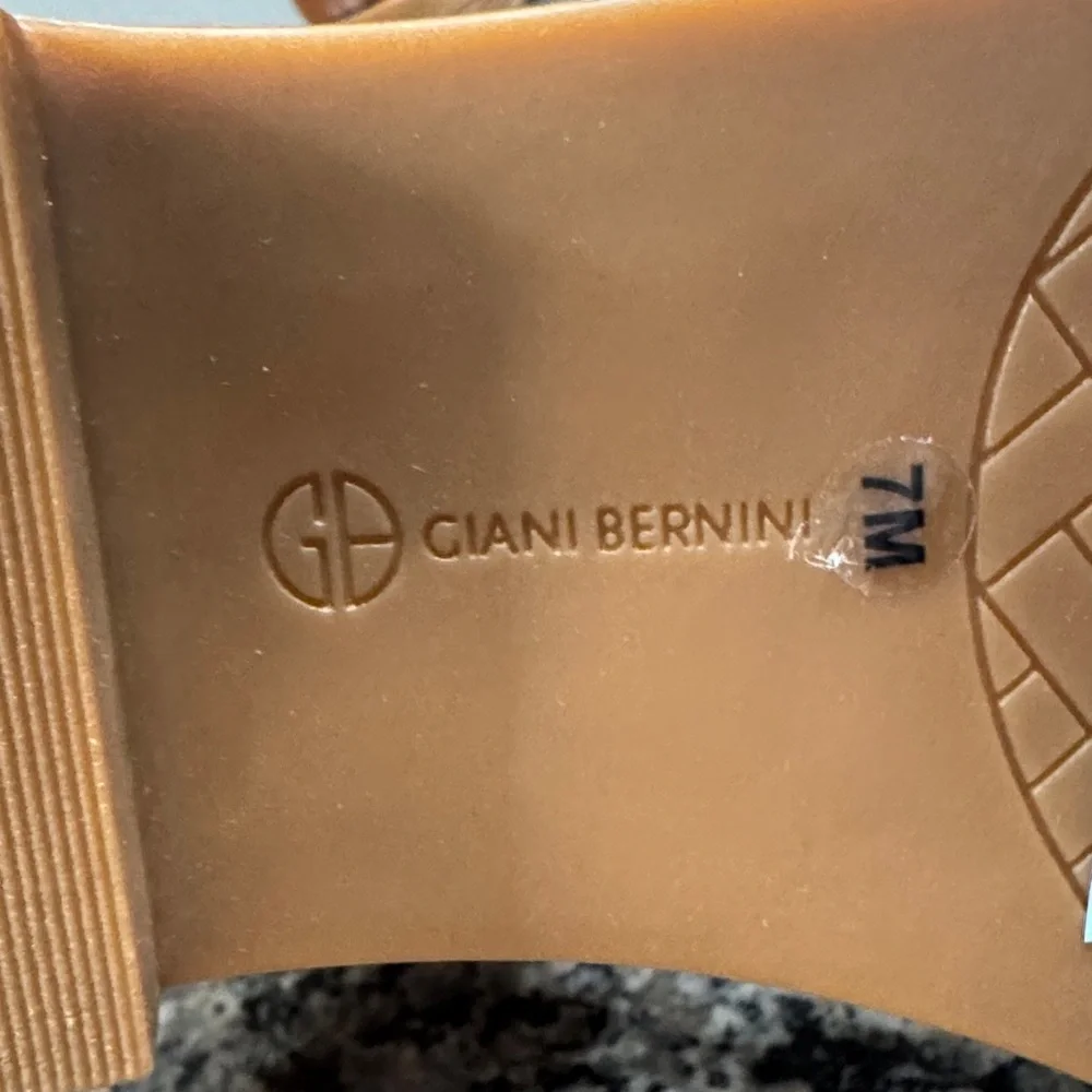 Giani Bernini leather size