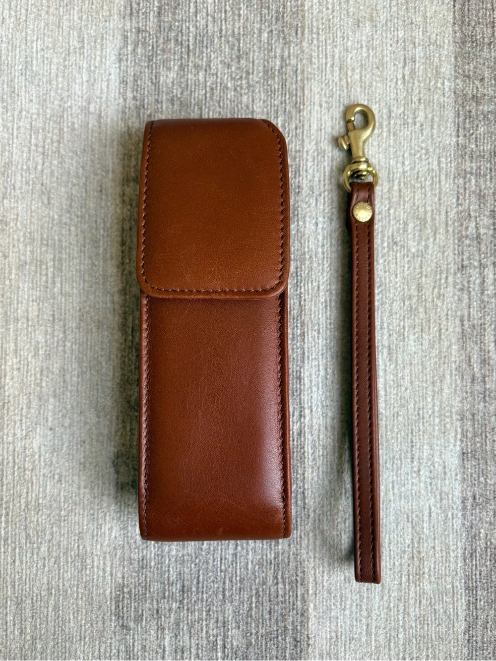 COACH Vintage Cell Phone Case British Tan Leather Sunglasses Wristlet FS4520