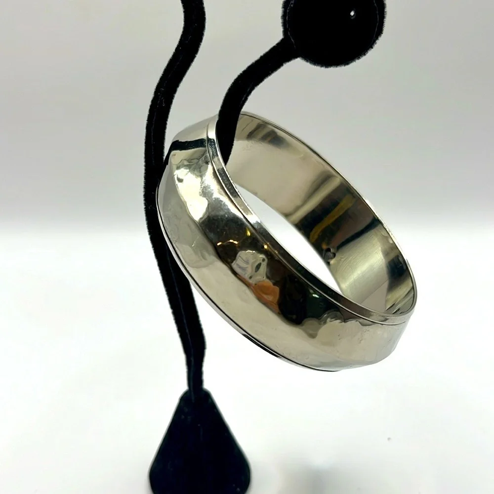 N/A hammered design
