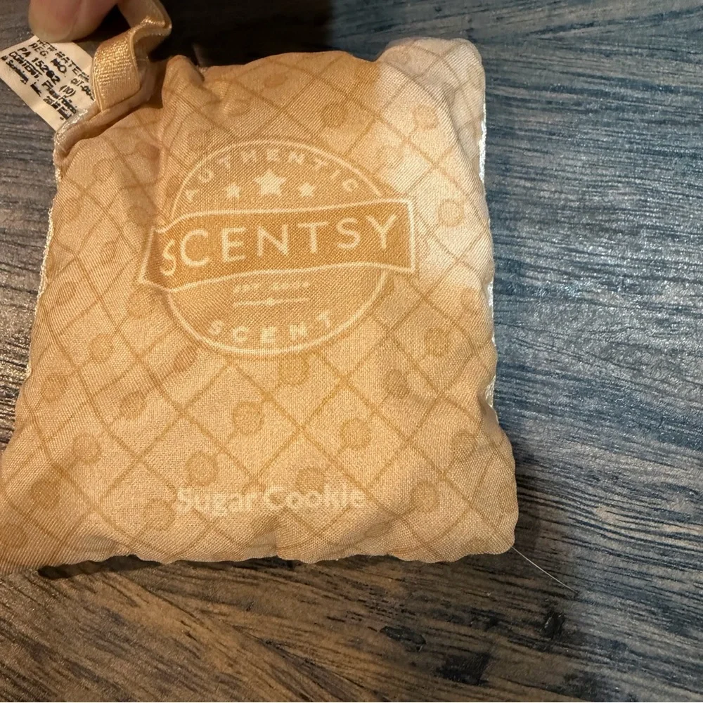 Scentsy “homer husky”