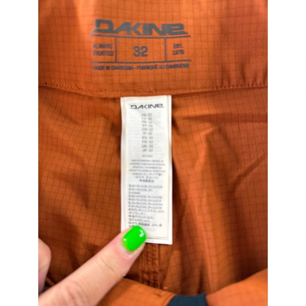 Dakine conquer waves