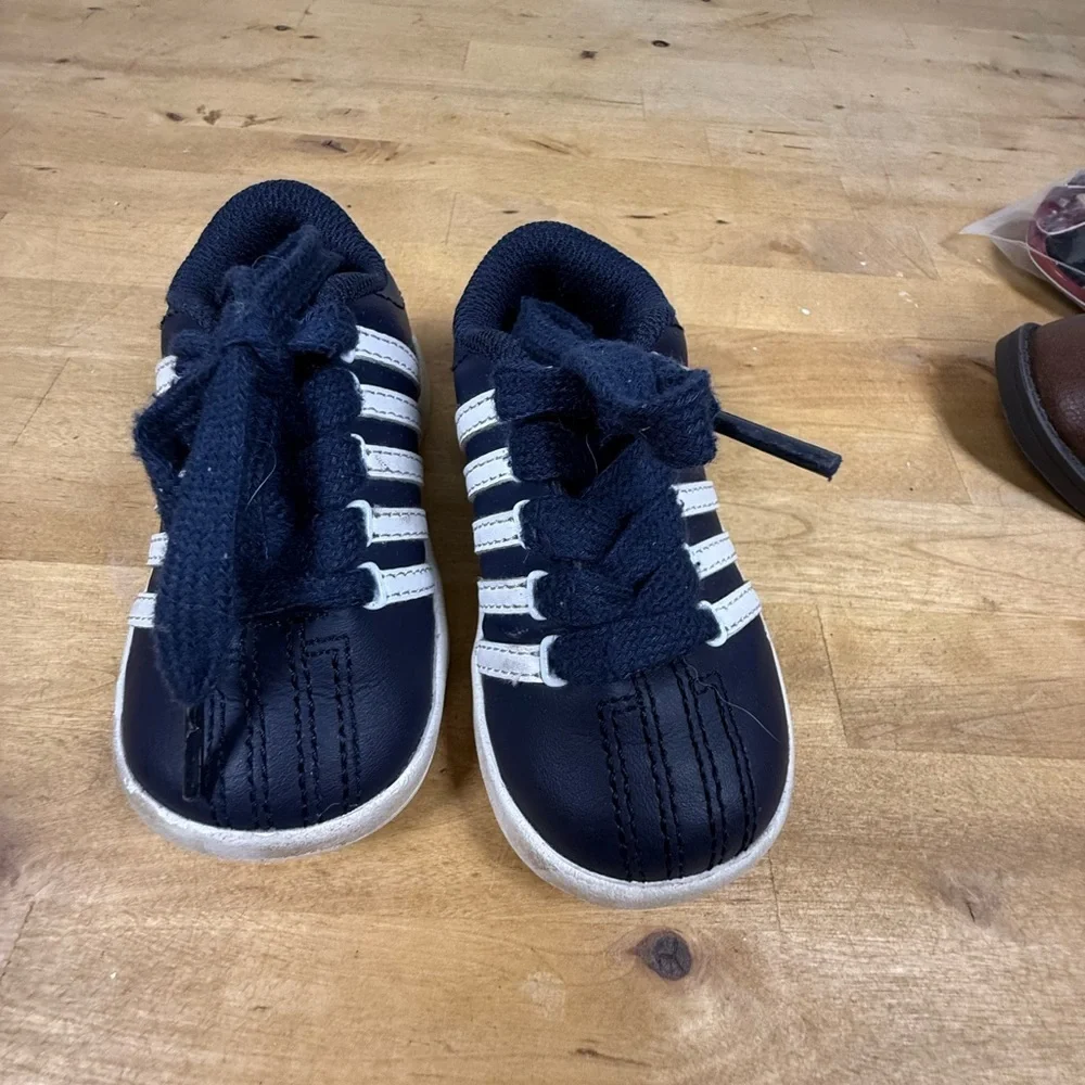 Baby shoes K-Swiss Infant Sneakers Size 5 infant shoes
