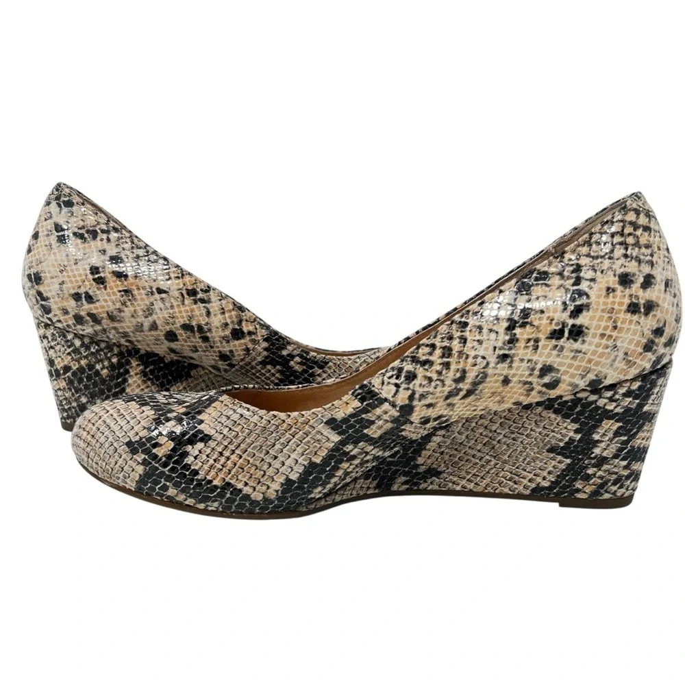 Vionic elegant snakeskin