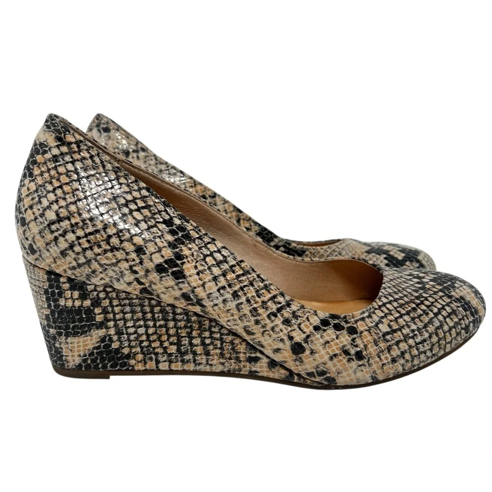Vionic elegant snakeskin