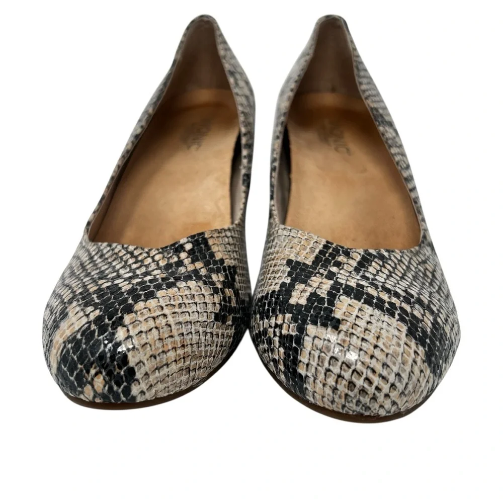 Vionic elegant snakeskin