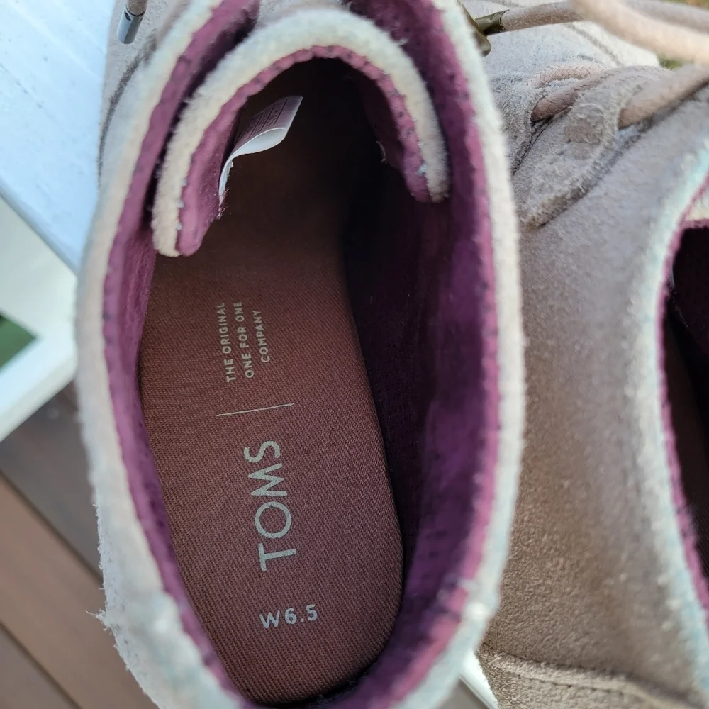 Toms dersert wedge