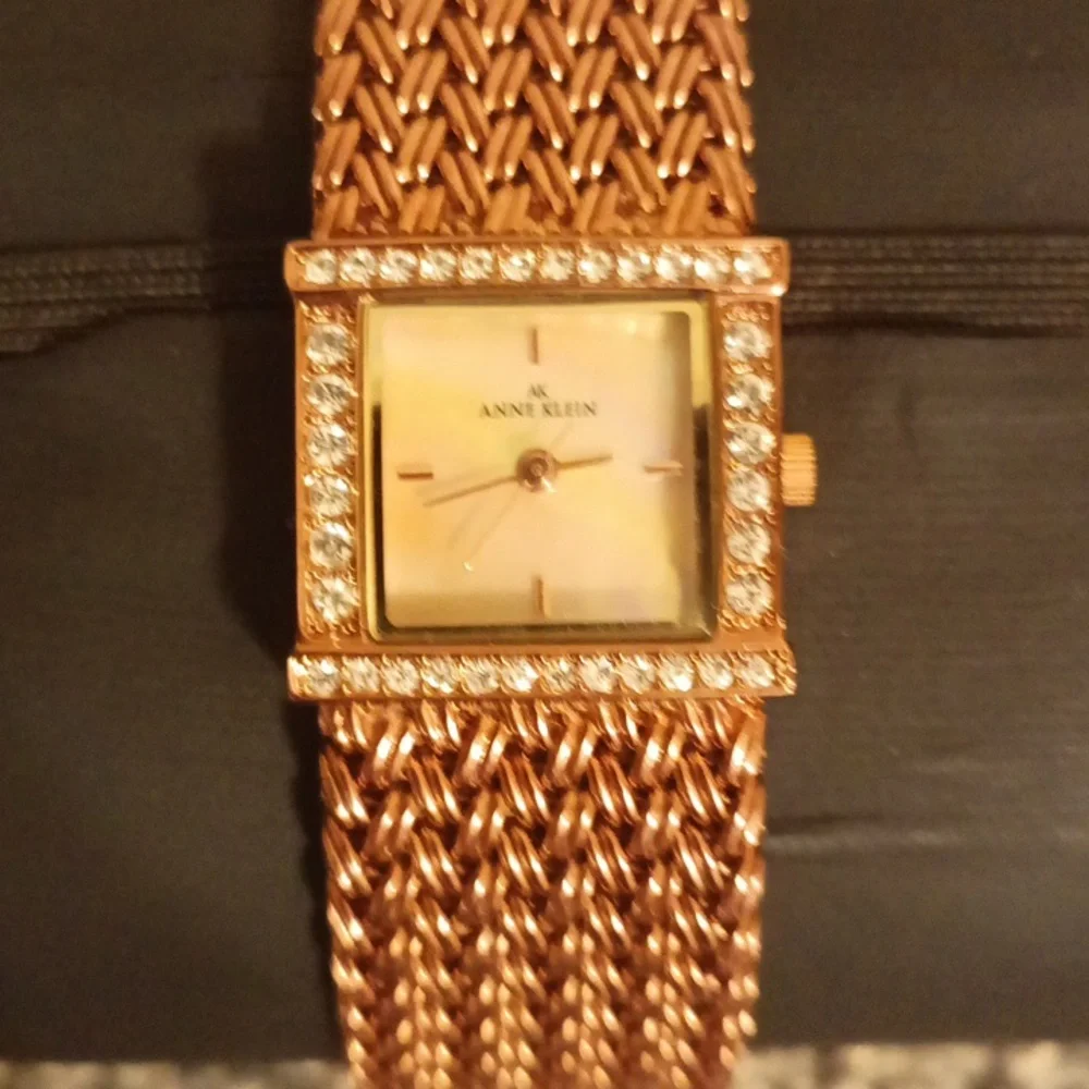 Anne Klein anne klein