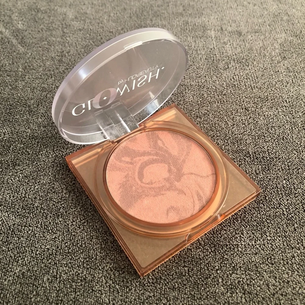HUDA BEAUTY beautifully buildable