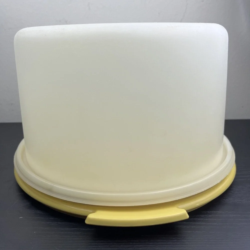 Tupperware vintage yellow