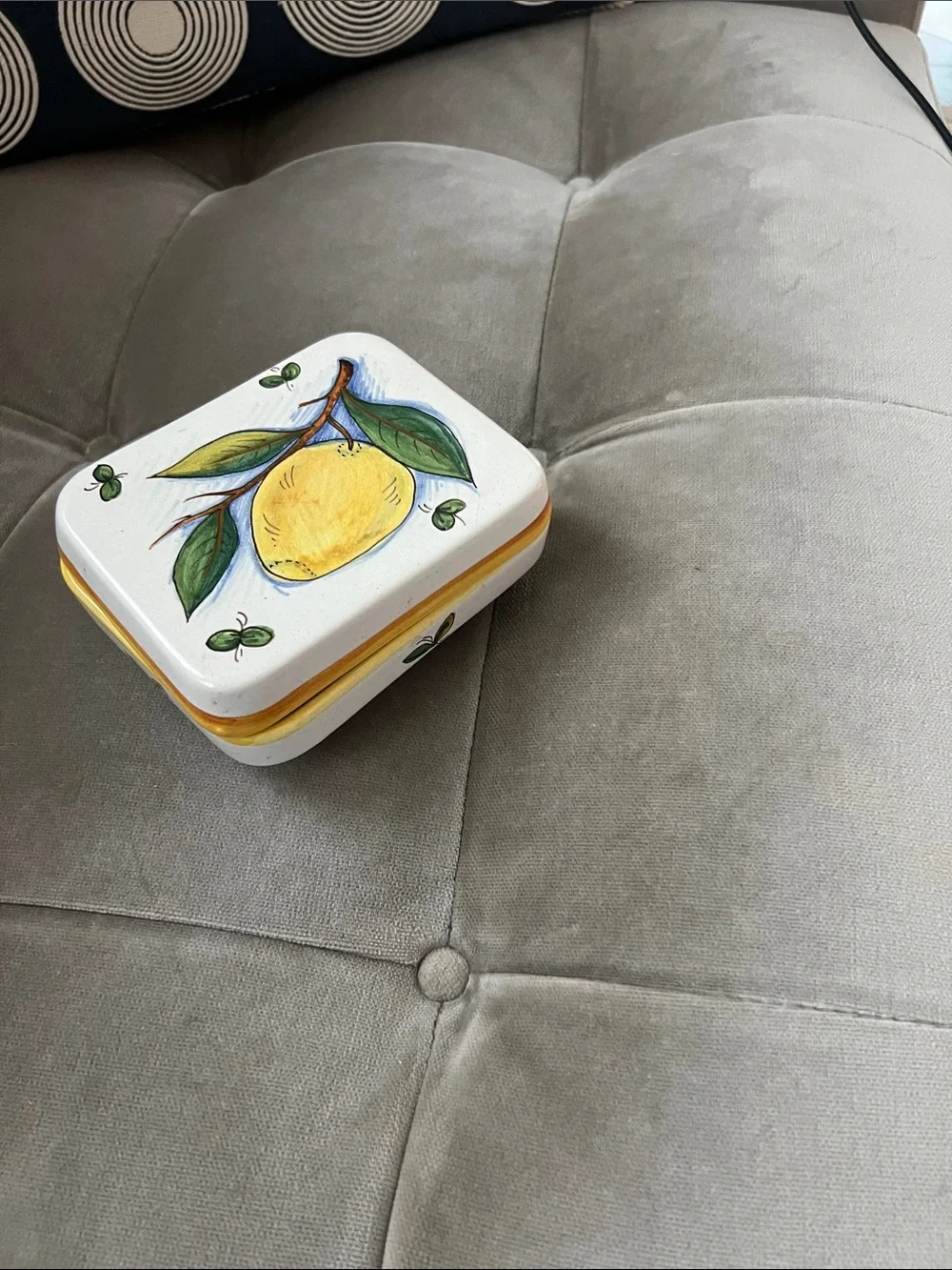 N/A square ceramic