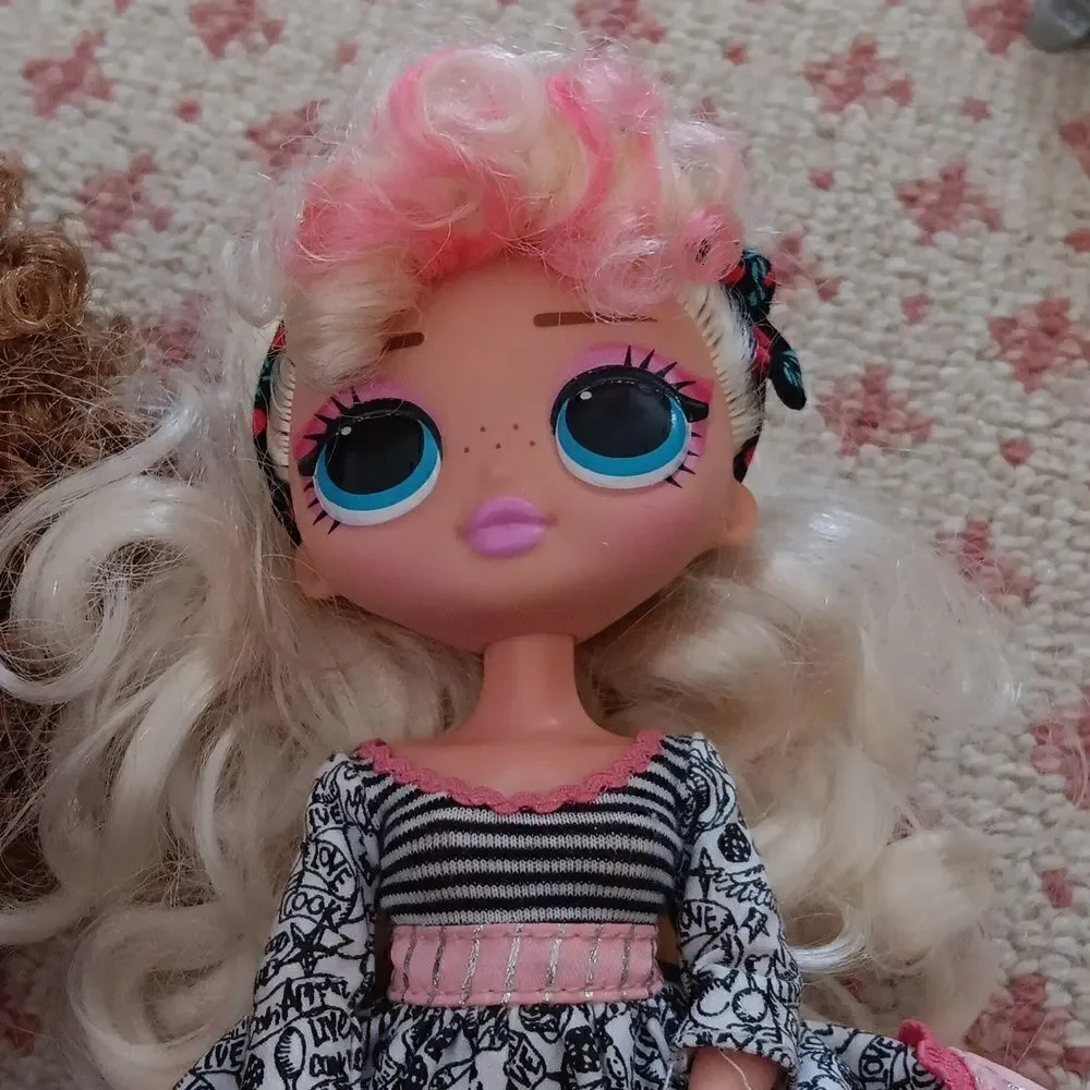 L.O.L. Surprise! price dolls lot
