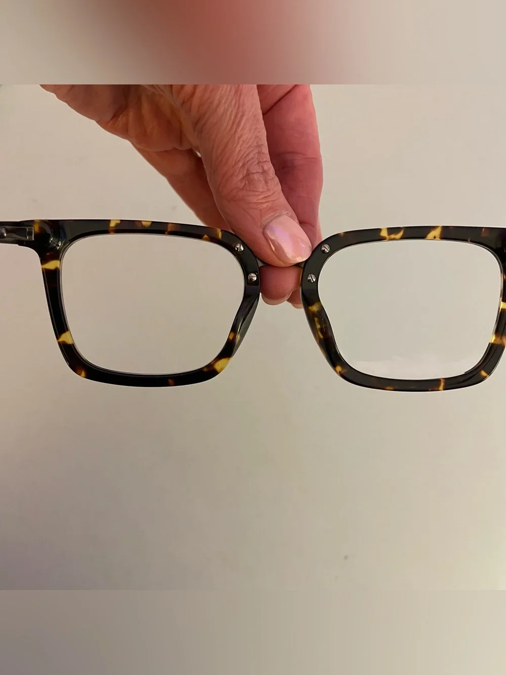 tortoiseshell poise’s