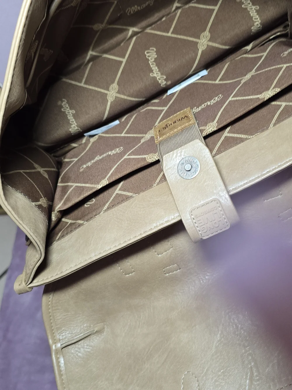 Wrangler beige messenger