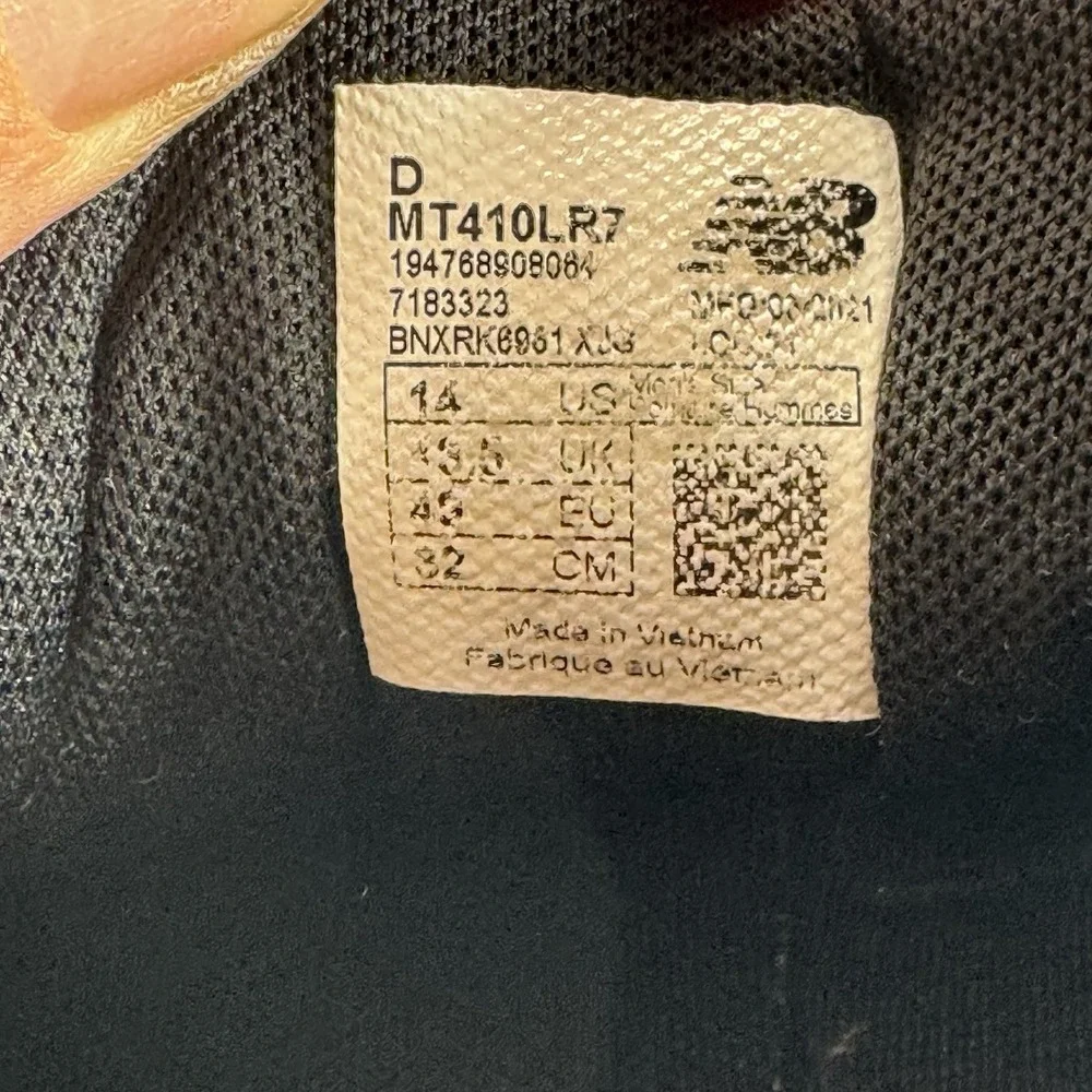 New Balance hiking new designed