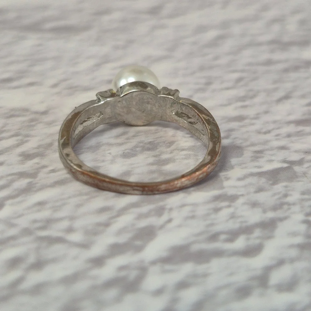 Silver Tone Faux Pearl Rhinestone Split Shank Cocktail Ring Women Size 9