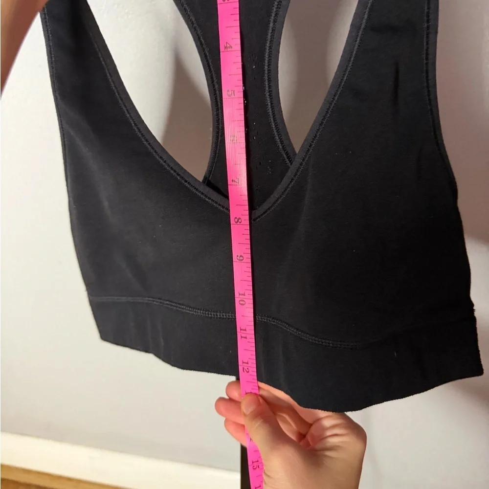 lululemon athletica tag approximately