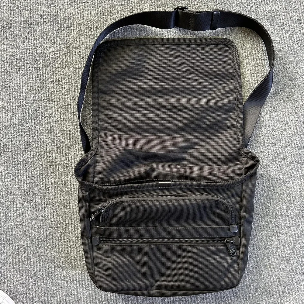 Tumi silhouette bag