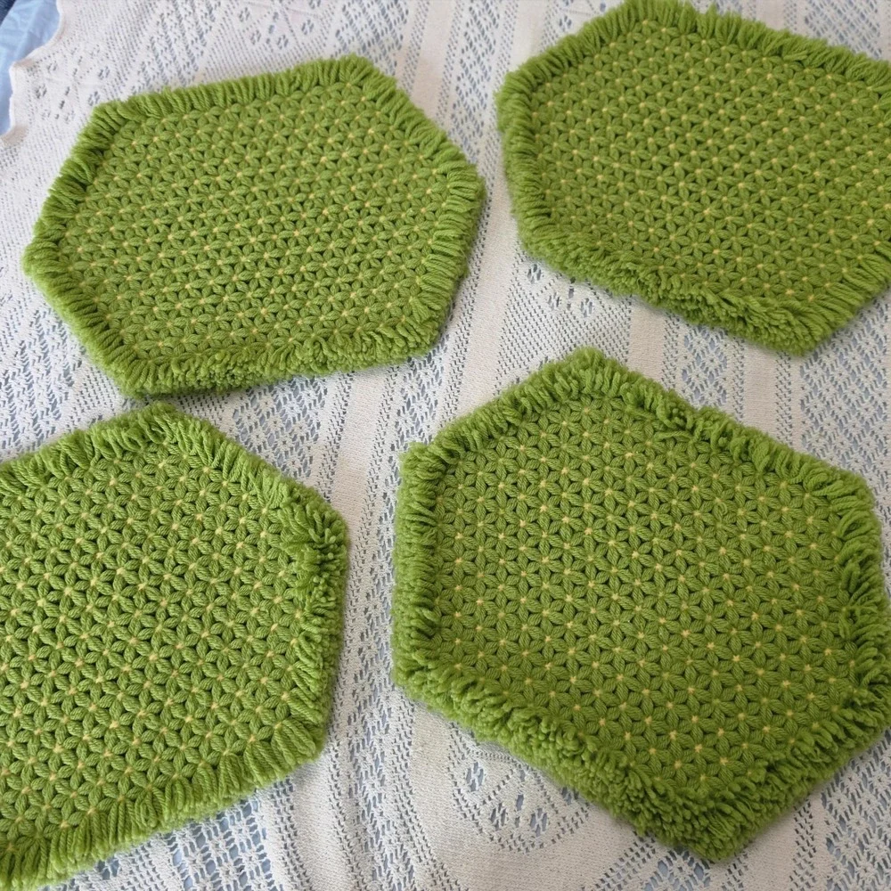 4 VTG Handmade Crochet Hot Pads Pot Holders Trivets Placemats Retro Kitchen