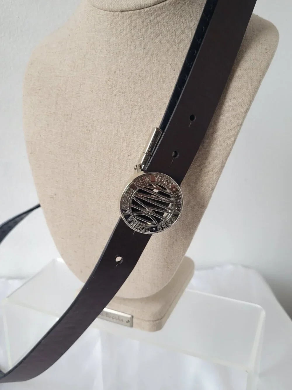 Dkny outs notes buckle