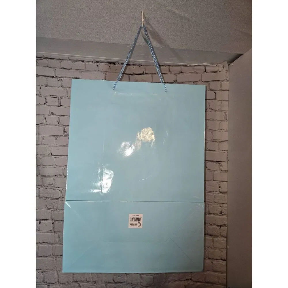 No Brand available *3