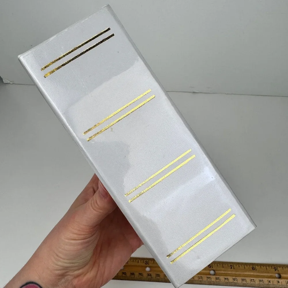 N/A vtg white