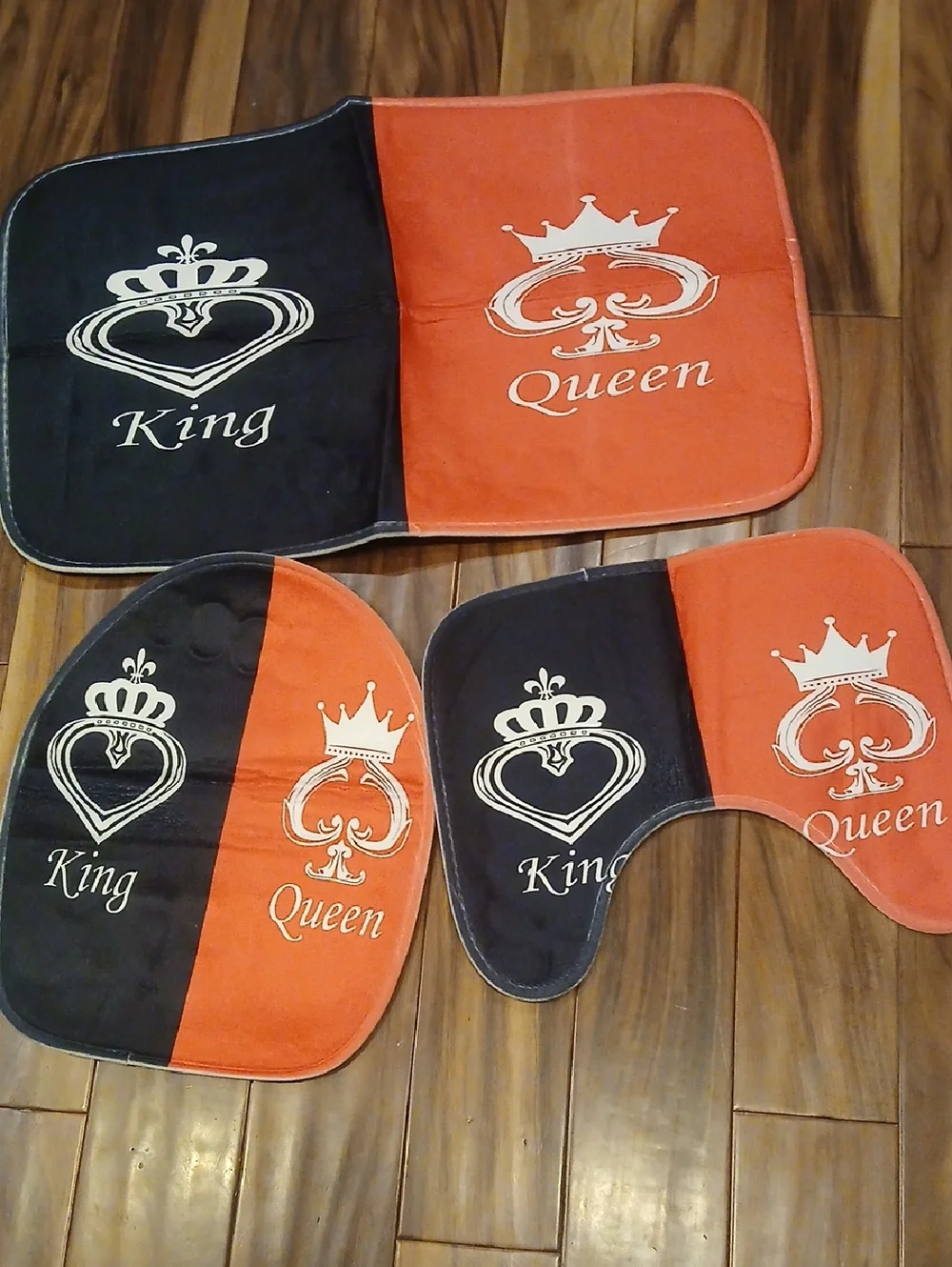 King & Queen Red and Black 4 Piece Bath Set