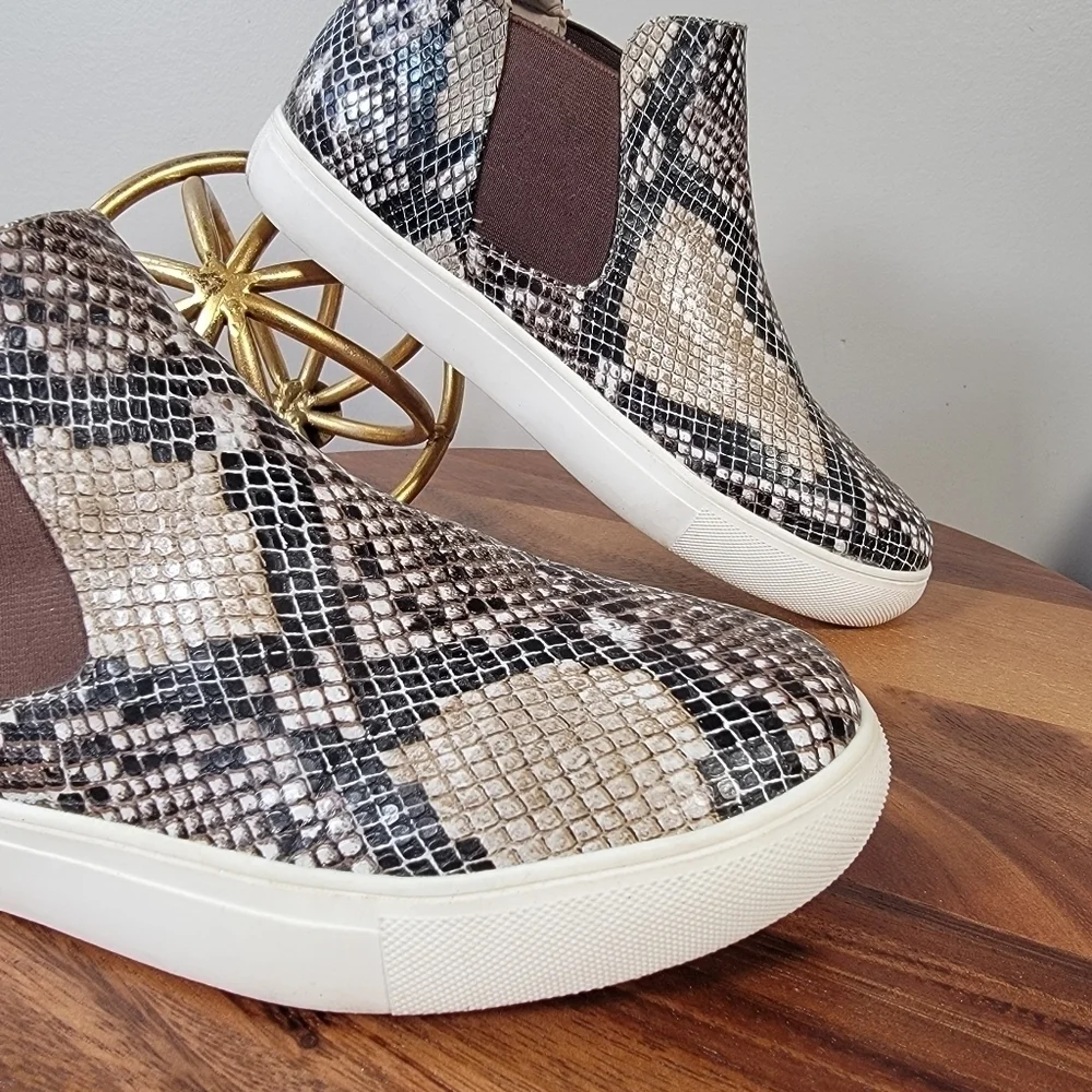 Coconuts by Matisse snakeskin print