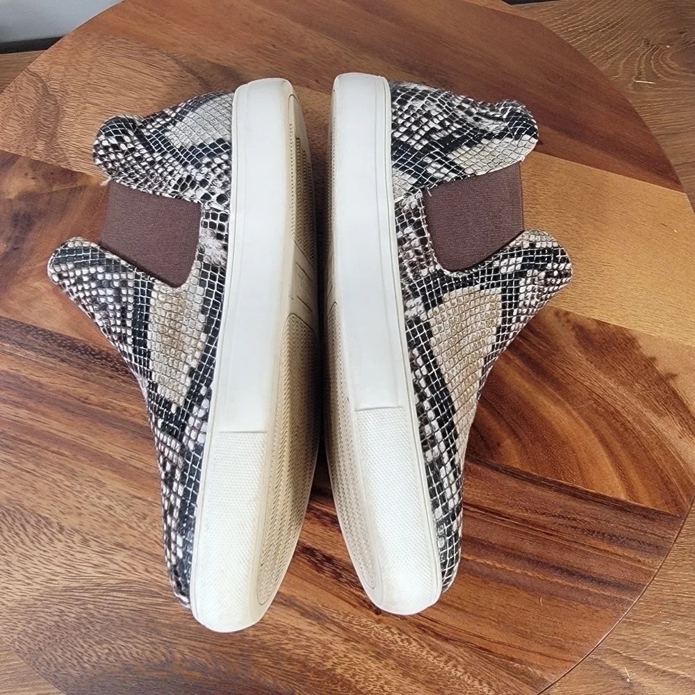 Coconuts by Matisse snakeskin print