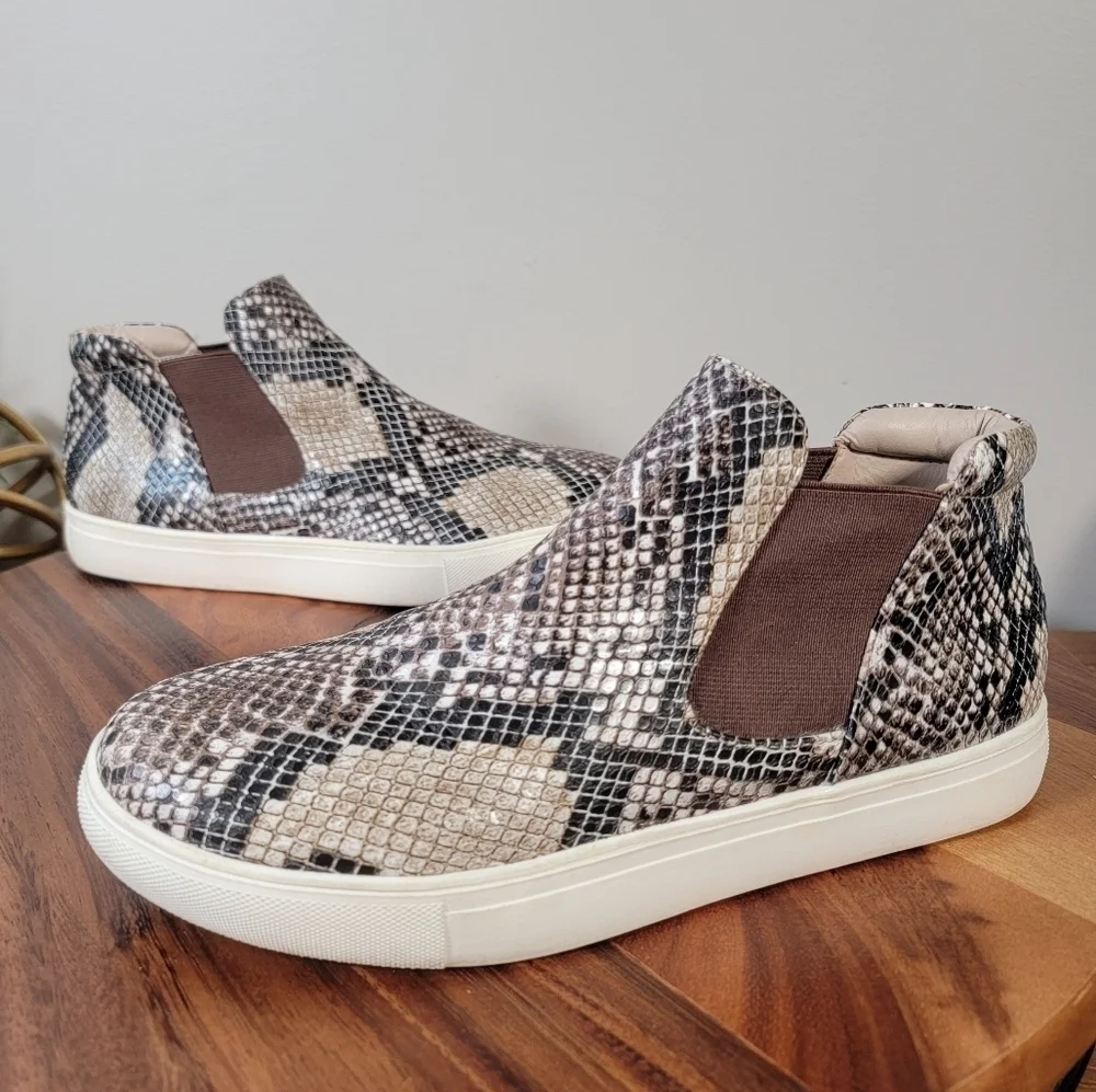 Coconuts by Matisse snakeskin print