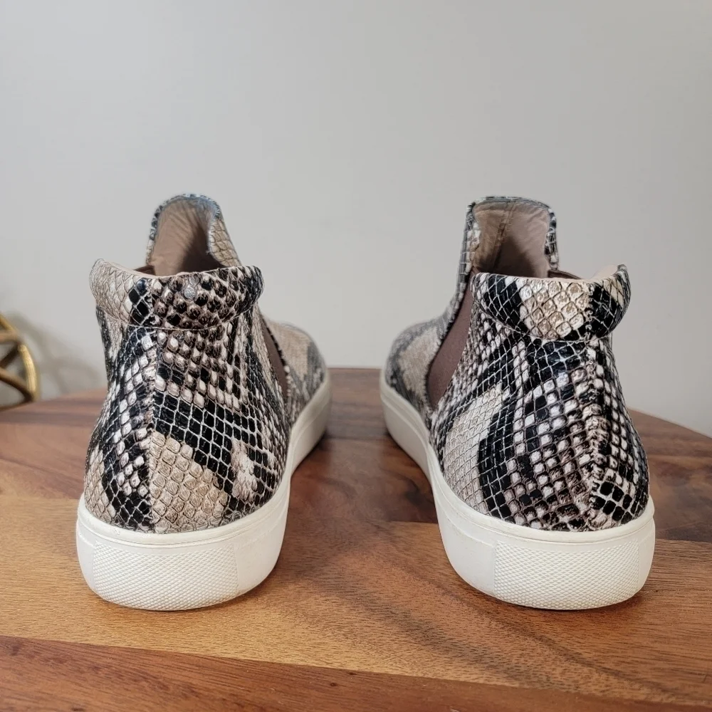 Coconuts by Matisse snakeskin print