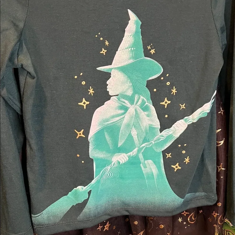 Universal Studio elphaba premieres grab