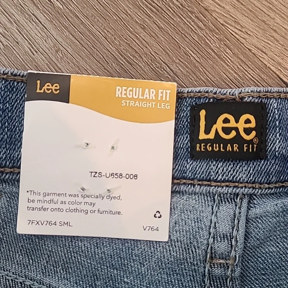 New! Lee Jeans Size 10 Regular Fit Straight Leg
