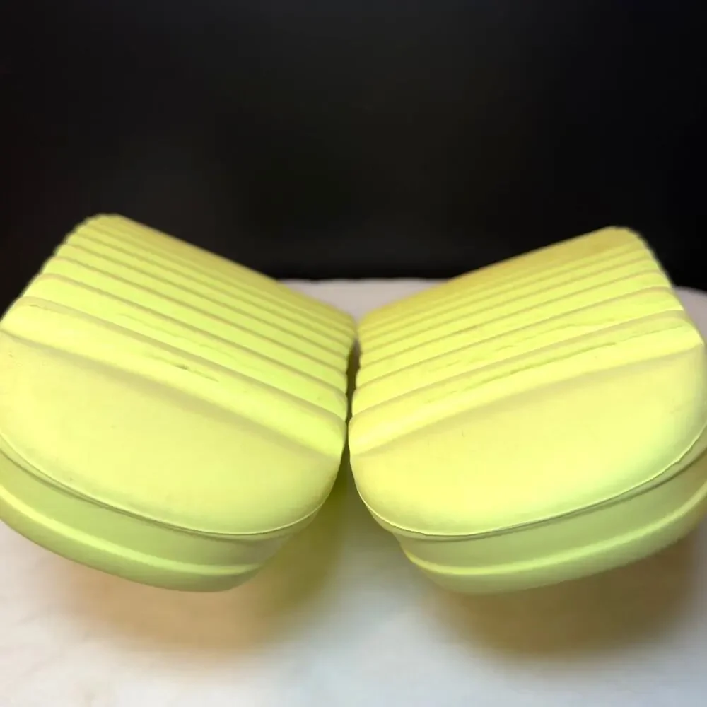 Yeezy adidas slides